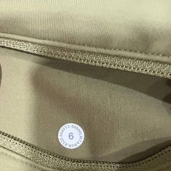 Lululemon Speed Up Shorts - Picture 6 of 7